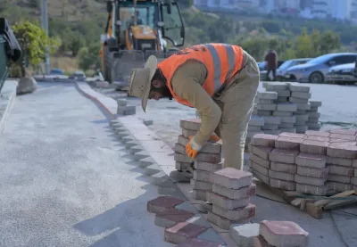 Keçiören’de kaldırım ve sosyal tesislerde yenileme çalışmaları